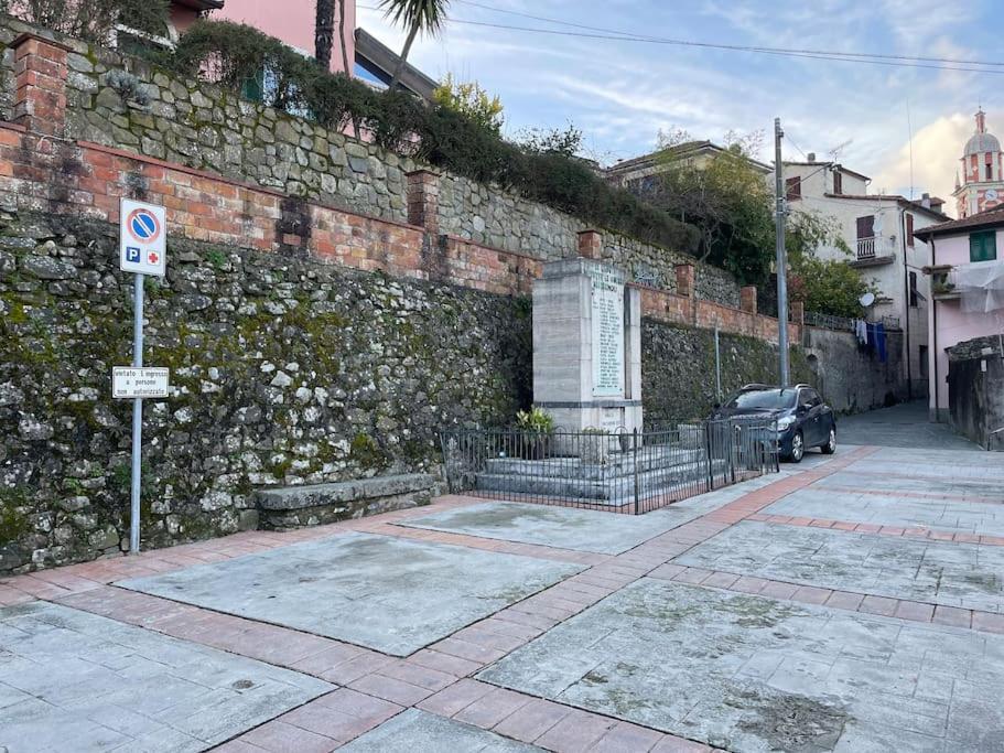 Tra Alpi Apuane E Cinque Terre.. Casetta Renata! Villa Valeriano Lunense Exterior photo